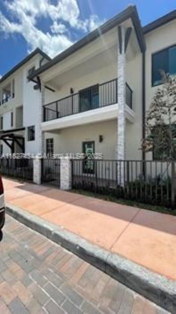 4239 NW 83rd Path in Doral, FL - Building Photo - Building Photo