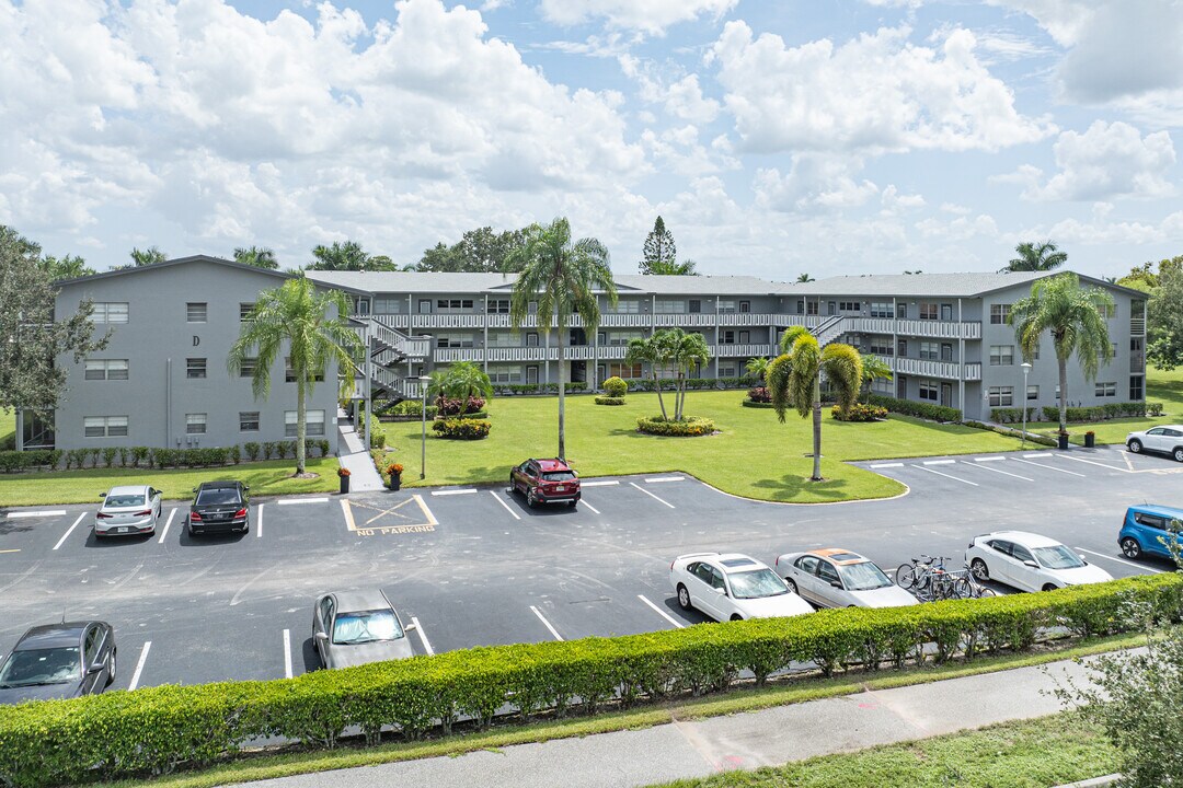 136 Suffolk F in Boca Raton, FL - Building Photo
