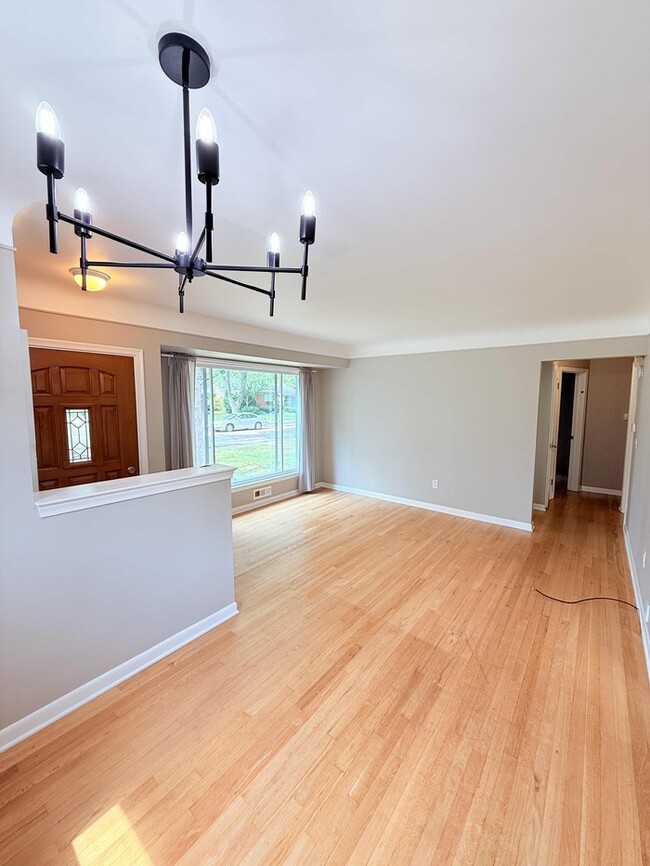 1718 Cresthill Ave in Royal Oak, MI - Building Photo - Building Photo