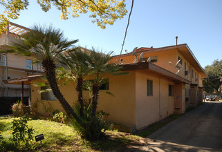 59 Oak Ave in Pasadena, CA - Building Photo - Building Photo