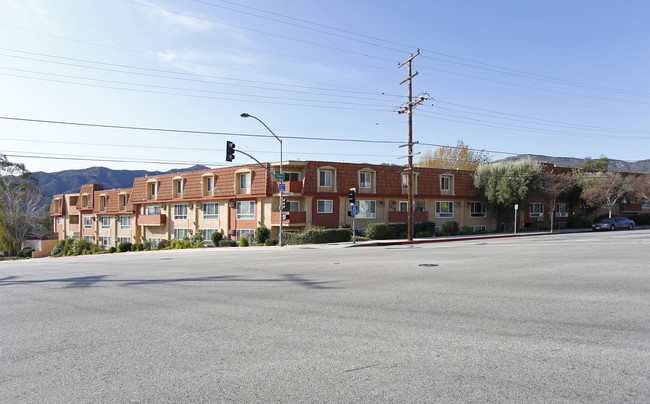 Sunset Ridge at La Crescenta in Glendale, CA - Foto de edificio - Building Photo