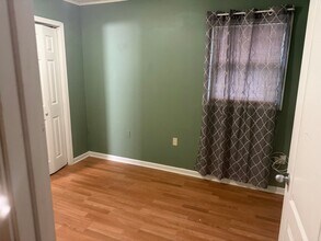 2412 Riverbend Dr in Violet, LA - Building Photo - Building Photo