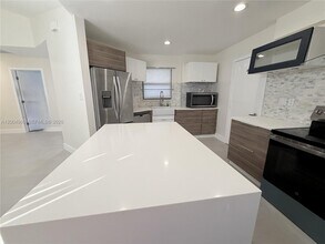 640 SW 113th Terrace in Pembroke Pines, FL - Building Photo - Building Photo