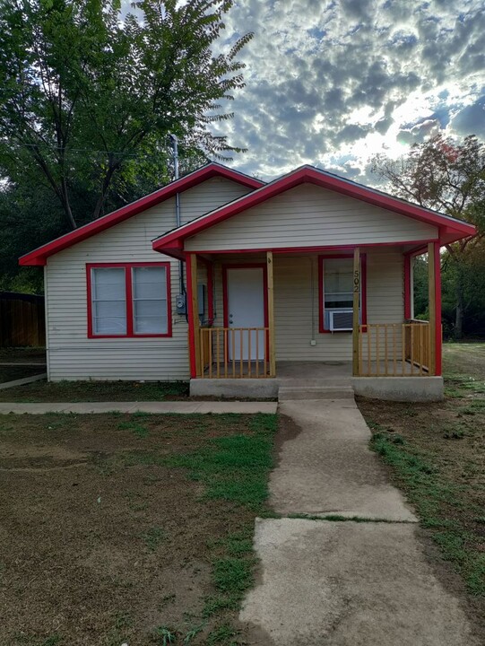 502 Rose St in Denton, TX - Building Photo