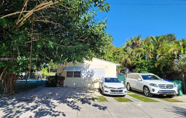 431 NE 64th St in Miami, FL - Building Photo - Building Photo