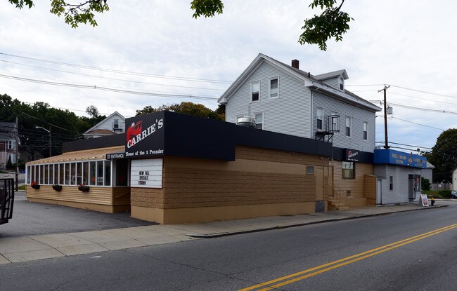 1039 Douglas Ave in Providence, RI - Building Photo - Building Photo