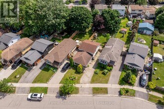 15 Homestead Pl in Kitchener, ON - Building Photo - Building Photo