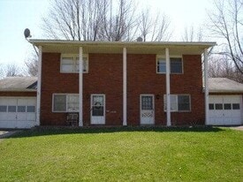 1342 W Cambridge St in Alliance, OH - Building Photo
