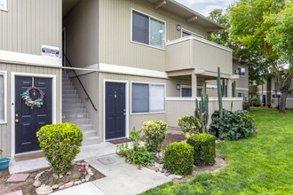 Sahara Apartments in Merced, CA - Building Photo - Building Photo