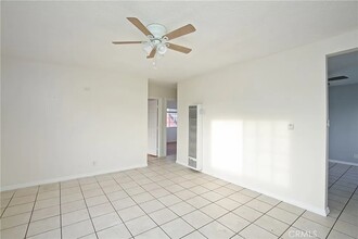 2538 Malabar St, Unit 2 in Los Angeles, CA - Foto de edificio - Building Photo