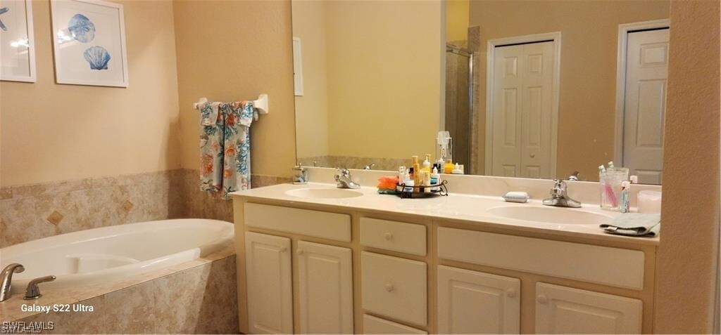 9651 Spanish Moss Way in Bonita Springs, FL - Building Photo