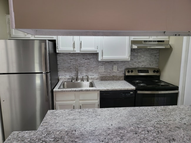 905 W 11th St N, Unit 103 in Wichita, KS - Building Photo - Building Photo