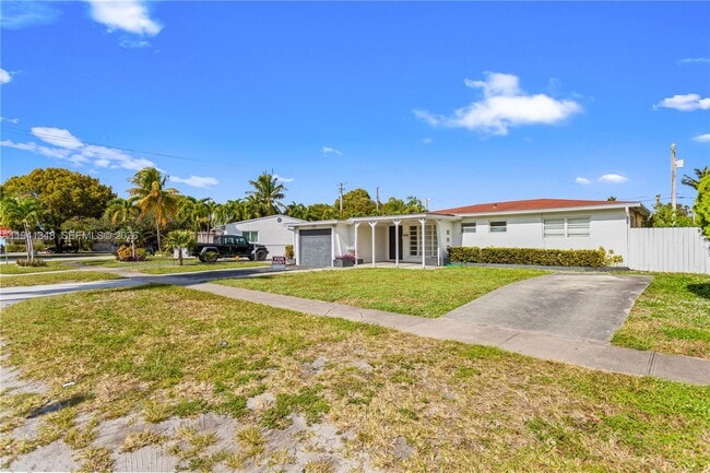 3253 Pierce St in Hollywood, FL - Building Photo - Building Photo