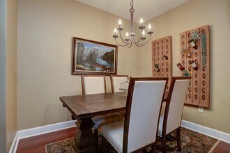 325 East Paces Ferry Rd NE in Atlanta, GA - Foto de edificio - Building Photo