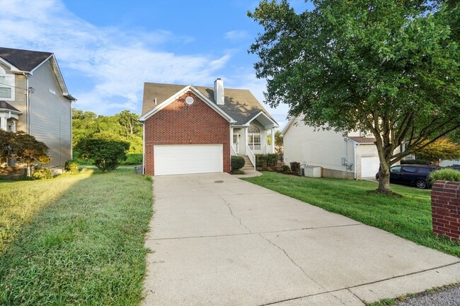 114 Waters Edge Ln in Hendersonville, TN - Building Photo - Building Photo