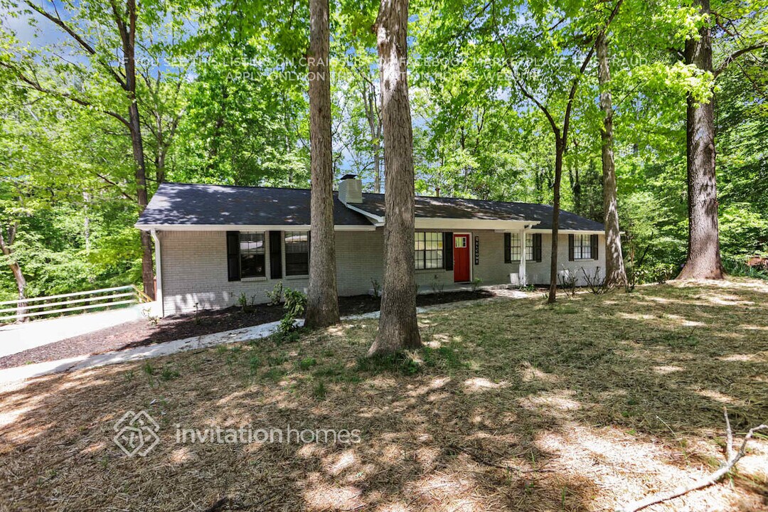 5003 Cross Ct SW in Lilburn, GA - Building Photo