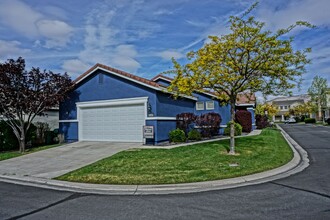 10591 Iron Point Cir in Reno, NV - Building Photo - Building Photo