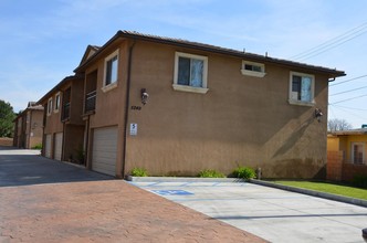 5245-5251 Clara St in Cudahy, CA - Building Photo - Building Photo