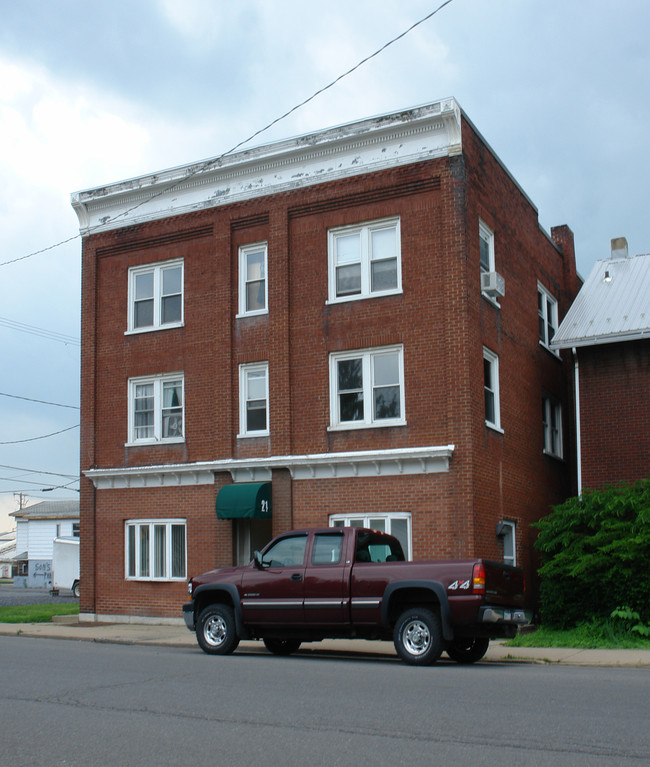 21 N Henderson St in Lock Haven, PA - Building Photo - Building Photo