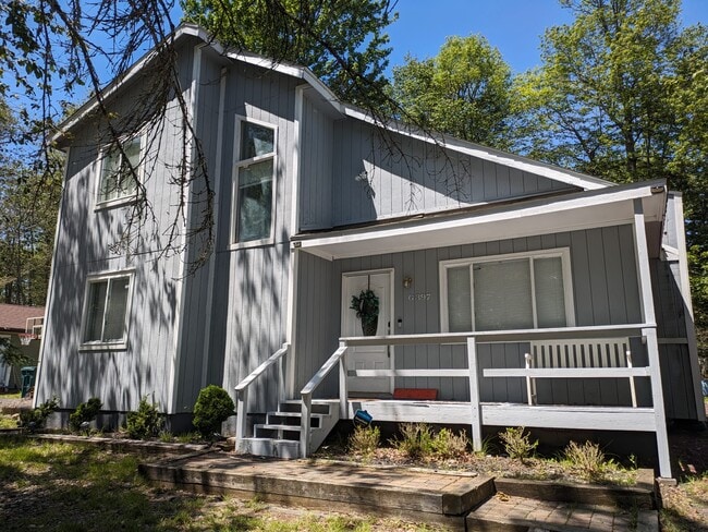 8963 Deerfield Rd in Tobyhanna, PA - Building Photo - Building Photo