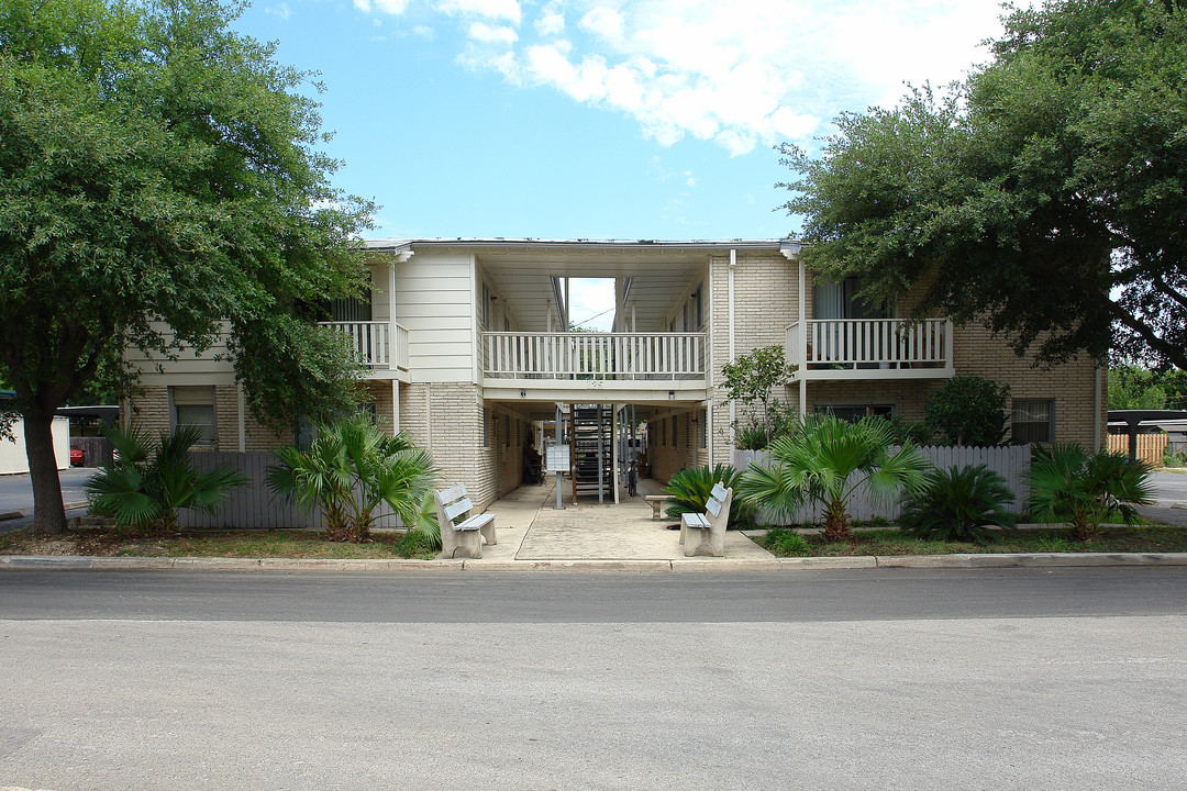 Langley Apartments in Universal City, TX - Building Photo