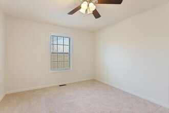 2782 Monticello Ln in Harrisburg, PA - Foto de edificio - Building Photo