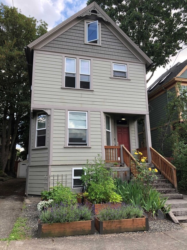 property at 2026 SE Taylor St
