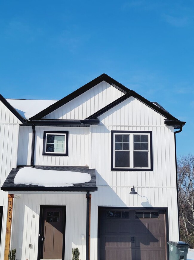 property at 1217 Lockewood Dr