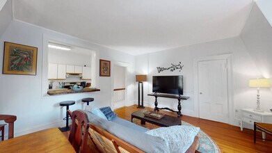 39 Cypress St in Brookline, MA - Building Photo - Building Photo