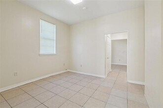 2215 N Galvez St in New Orleans, LA - Foto de edificio - Building Photo