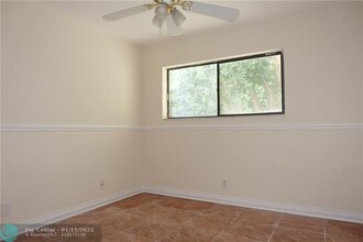 11025 W Broward Blvd in Plantation, FL - Building Photo - Building Photo