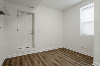 2112 N Campbell Ave, Unit GDN in Chicago, IL - Foto de edificio - Building Photo