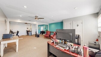 383 W North St in Dover, DE - Building Photo