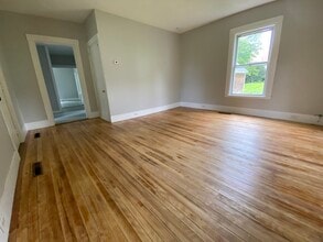 3 Cross St, Unit 1 in West Paris, ME - Building Photo - Building Photo