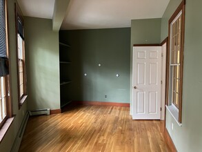 87 Bristol St, Unit 2A in Cambridge, MA - Building Photo - Building Photo