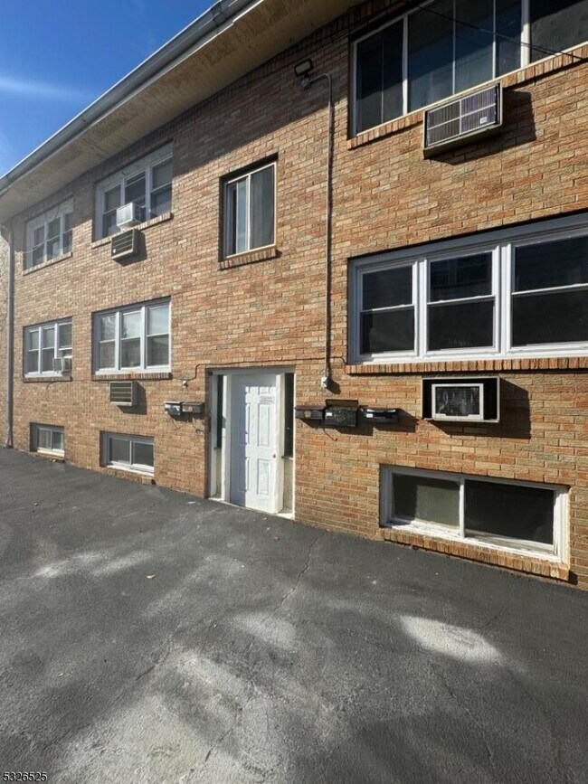 1213 Roselle St in Linden, NJ - Building Photo - Building Photo