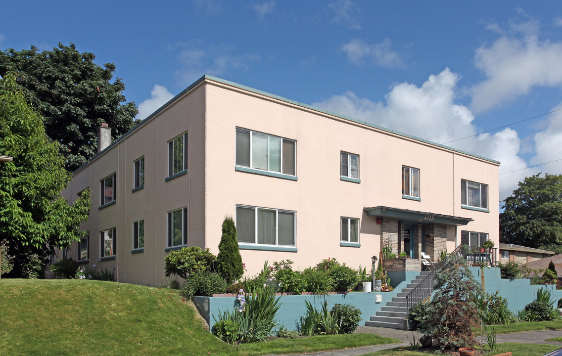 Mercury Apartments in Tacoma, WA - Building Photo