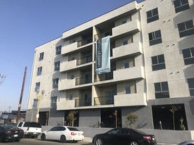 3515 W Hyde Park Blvd Apartments