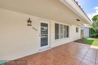 4510 NE 15th Ave in Oakland Park, FL - Building Photo - Building Photo