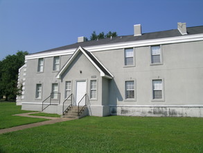 Salem Manor Apartments in Memphis, TN - Building Photo - Building Photo