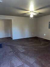 101 S Comstock St in Corunna, MI - Foto de edificio - Building Photo