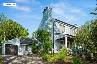 11 Lawrence Ave in Hampton Bays, NY - Building Photo - Building Photo