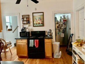 16 Falkland St, Unit 2 in Boston, MA - Building Photo - Building Photo