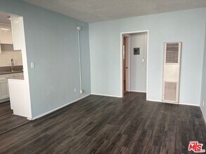 2023 Reservoir St, Unit 11303A in Los Angeles, CA - Building Photo - Building Photo