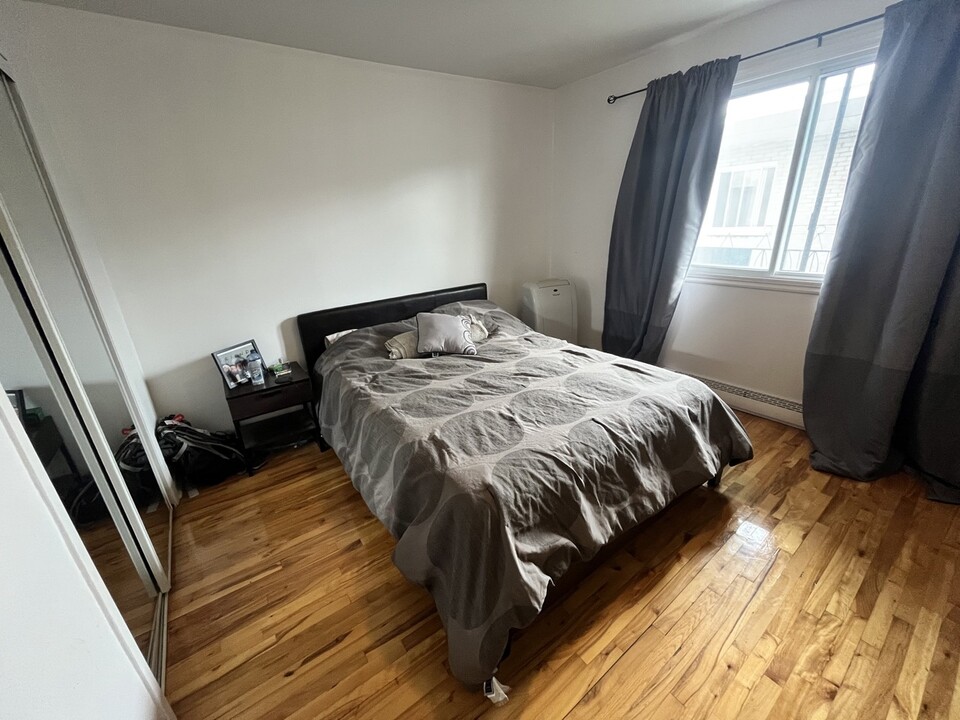 3919 Newmarch in Verdun, QC - Building Photo