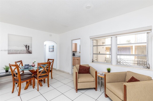 1982 Marseille Dr, Unit 4