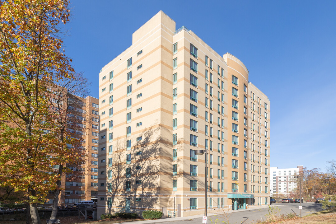 Council Towers V in Bronx, NY - Building Photo