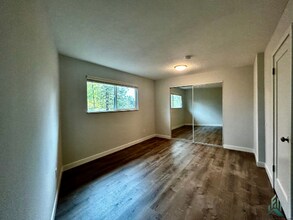 193 SE Bridgeway Ave in Corvallis, OR - Building Photo - Building Photo