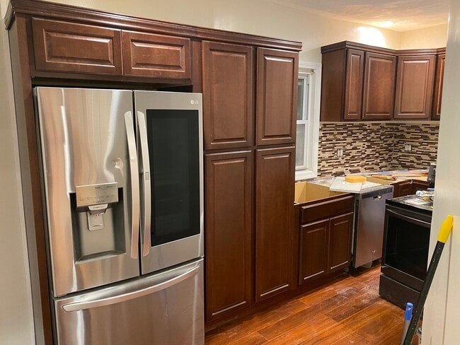 73 Byron Ave, Unit 3