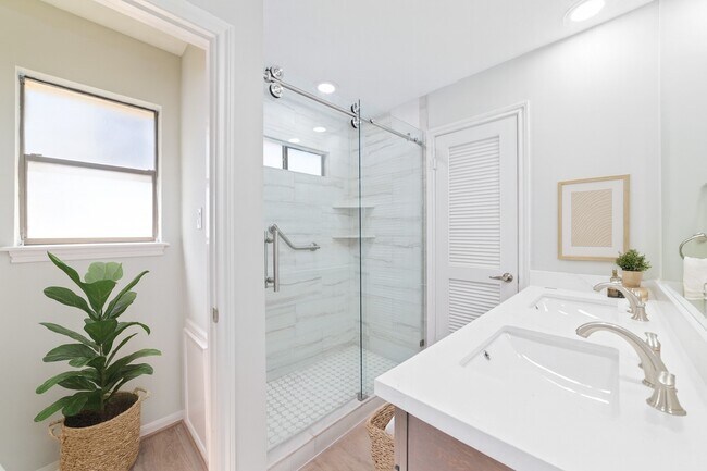 154 Old Bridge Lake St in Houston, TX - Building Photo - Building Photo